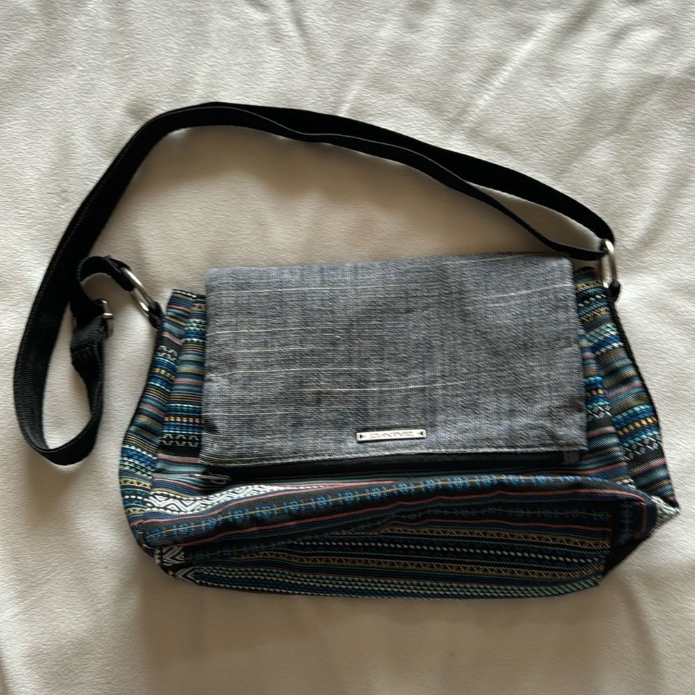 Dakine Shoulder Bag